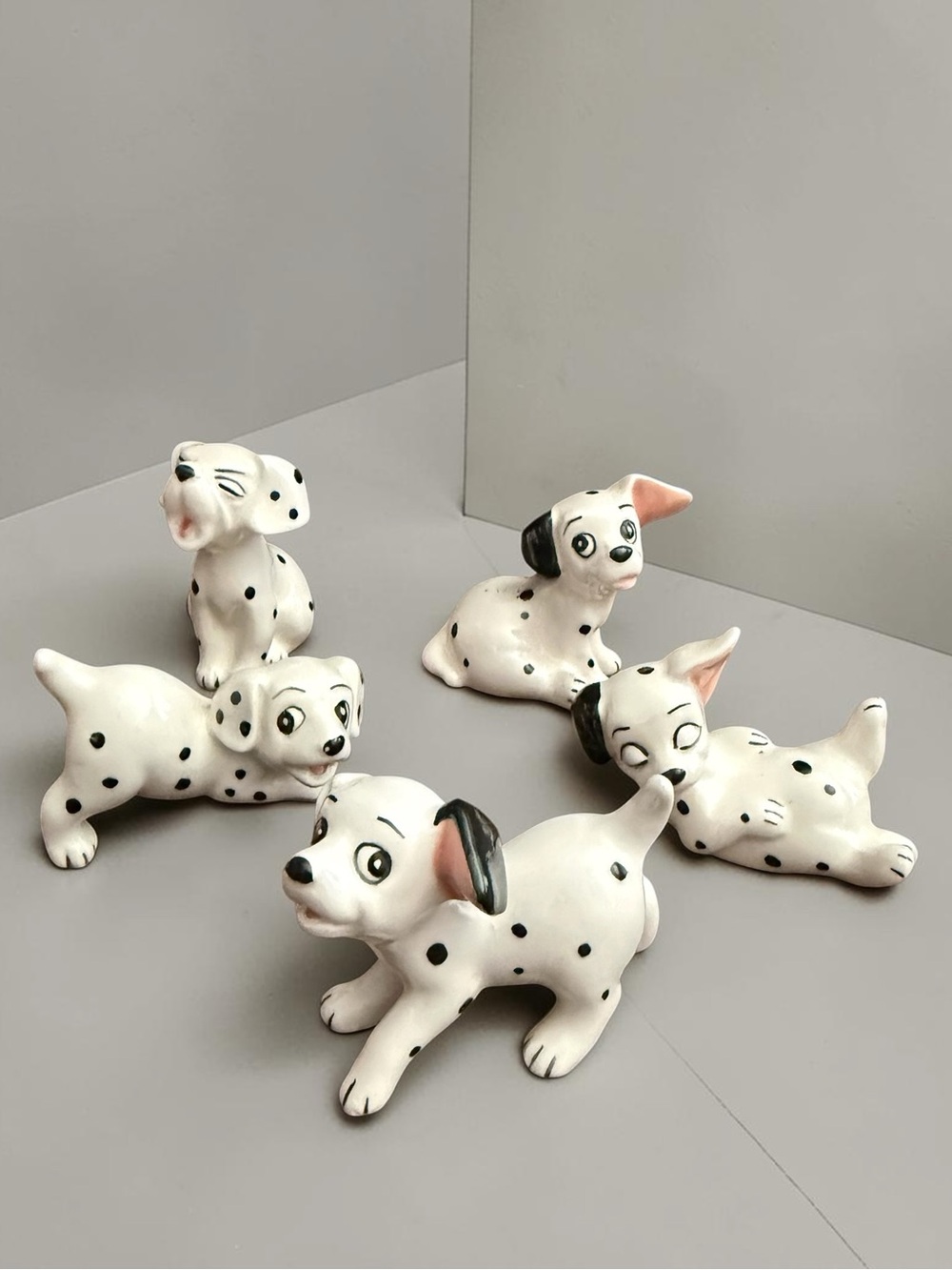 Disney Dalmatian Dog Figurine (5)